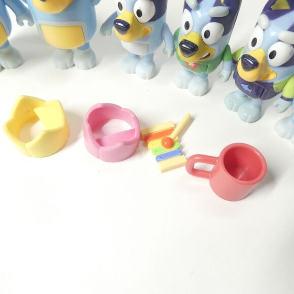 Lot of 6 Bluey & Bandit Dad Figures + Accessories Crown - Picture 2 of 7